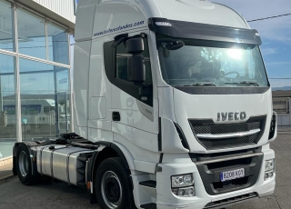 Cabeza tractora IVECO AS440S46TP, 
Hi Way EVO, 
Euro6, 
Automática con intarder, 
Del año 2018, 
Con 581.395km.
Neumáticos 365/55R22.5 y 315/70R22.5


Precio 36.500€+IVA, con tractora reacondicionada