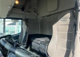 Cabeza tractora IVECO AS440S46TP, 
Hi Way EVO, 
Euro6, 
Automática con intarder, 
Del año 2018, 
Con 581.395km.
Neumáticos 365/55R22.5 y 315/70R22.5  Precio 36.500€+IVA, con tractora reacondicionada