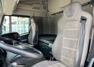 Cabeza tractora IVECO AS440S46TP, 
Hi Way EVO, 
Euro6, 
Automática con intarder, 
Del año 2017, 
Con 591.000km.
Neumáticos 315/70R22.5 y 315/70R22.5  Precio 36.900€+IVA, con tractora reacondicionada y con 6 meses de garantía de cadena cinemática.