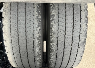 Cabeza tractora IVECO AS440S46TP, 
Hi Way EVO, 
Euro6, 
Automática con intarder, 
Del año 2017, 
Con 591.000km.
Neumáticos 315/70R22.5 y 315/70R22.5  Precio 36.900€+IVA, con tractora reacondicionada y con 6 meses de garantía de cadena cinemática.