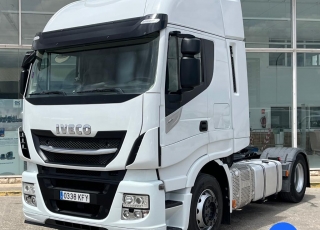 Cabeza tractora IVECO AS440S46TP, 
Hi Way EVO, 
Euro6, 
Automática con intarder, 
Del año 2017, 
Con 591.000km.
Neumáticos 315/70R22.5 y 315/70R22.5


Precio 36.900€+IVA, con tractora reacondicionada y con 6 meses de garantía de cadena cinemática.