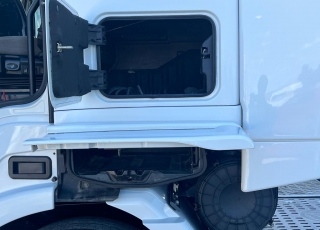 Tractor unit IVECO AS440S46TP, HiWay, Euro6, 2016, 552.506km.