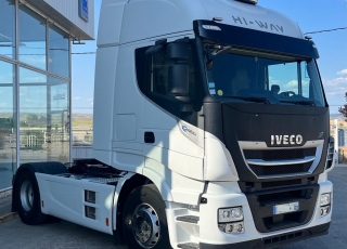 Tractor unit IVECO AS440S46TP, HiWay, Euro6, 2016, 552.506km.