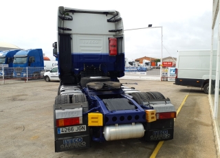 Cabeza tractora IVECO AS440S46TP, 
Hi Way, 
Euro6, 
Automática con intarder, 
Del año 2015, 
Con 571.306km,
Neumáticos 315/80R22.5,
Con ADR  Precio 29.900€+IVA, con tractora reacondicionada y con 12 meses de garantía de cadena cinemática.
