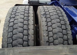 Cabeza tractora IVECO AS440S46TP, 
Hi Way, 
Euro6, 
Automática con intarder, 
Del año 2015, 
Con 571.306km,
Neumáticos 315/80R22.5,
Con ADR  Precio 29.900€+IVA, con tractora reacondicionada y con 12 meses de garantía de cadena cinemática.