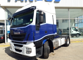 Cabeza tractora IVECO AS440S46TP, 
Hi Way, 
Euro6, 
Automática con intarder, 
Del año 2015, 
Con 570.105km,
Neumáticos 315/80R22.5,
Con ADR  Precio 29.900€+IVA, con tractora reacondicionada y con 12 meses de garantía de cadena cinemática.