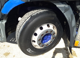 Cabeza tractora IVECO AS440S46TP, 
Hi Way, 
Euro6, 
Automática con intarder, 
Del año 2015, 
Con 570.105km,
Neumáticos 315/80R22.5,
Con ADR


Precio 29.900€+IVA, con tractora reacondicionada y con 12 meses de garantía de cadena cinemática.