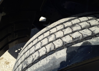 Cabeza tractora IVECO AS440S46TP, 
Hi Way, 
Euro6, 
Automática con intarder, 
Del año 2015, 
Con 570.105km,
Neumáticos 315/80R22.5,
Con ADR  Precio 29.900€+IVA, con tractora reacondicionada y con 12 meses de garantía de cadena cinemática.