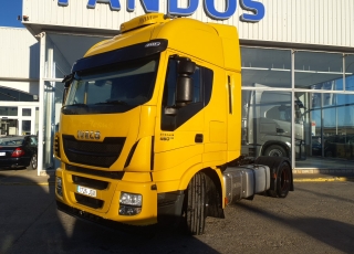 Cabeza tractora IVECO AS440S46TP, 
Hi Way, 
Euro6, 
Automática con intarder, 
Del año 2015, 
Con 953689km,
Neumáticos 315/70R22.5,


Precio 18.500€+IVA  SIN garantía.