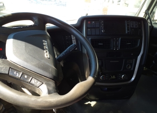 Cabeza tractora IVECO AS440S46TP, 
Hi Way, 
Euro6, 
Automática, 
Del año 2015, 
Con 540.795km.
Neumáticos 315/80R22.5
Con frío nocturno y equipo hidraulico.  Precio 29.900€+IVA, con tractora reacondicionada y con 12 meses de garantía de cadena cinemática.