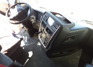 Cabeza tractora IVECO AS440S46TP, 
Hi Way, 
Euro6, 
Automática, 
Del año 2015, 
Con 540.795km.
Neumáticos 315/80R22.5
Con frío nocturno y equipo hidraulico.  Precio 29.900€+IVA, con tractora reacondicionada y con 12 meses de garantía de cadena cinemática.