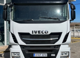 Cabeza tractora IVECO AS440S46TP, 
Hi Way,  Euro6, 
Automática con intarder, 
Del año 2017, 
Con 461.606km.
Neumáticos 315/60R22.5

Precio 40.000€+IVA reacondicionada.