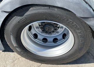 Cabeza tractora IVECO AS440S46TP, 
Hi Way,  Euro6, 
Automática con intarder, 
Del año 2017, 
Con 461.606km.
Neumáticos 315/60R22.5  Precio 40.000€+IVA reacondicionada.