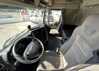 Cabeza tractora IVECO AS440S46TP, 
Hi Way,  Euro6, 
Automática con intarder, 
Del año 2017, 
Con 461.606km.
Neumáticos 315/60R22.5  Precio 40.000€+IVA reacondicionada.