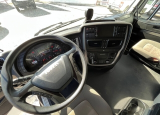 Cabeza tractora IVECO AS440S46TP, 
Hi Way,  Euro6, 
Automática con intarder, 
Del año 2017, 
Con 461.606km.
Neumáticos 315/60R22.5  Precio 40.000€+IVA reacondicionada.