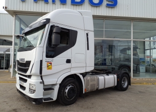 Tractor head IVECO AS440S46TP, 
Hi Way, Euro6,
Automatic with retarder, 
year 2016,
with 597.207km.