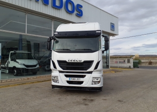 Cabeza tractora IVECO AS440S46TP, 
Hi Way,  Euro6, 
Automática con intarder, 
Del año 2016, 
Con 597.207km.
Neumáticos 315/70R22.5

Precio 33.500€+IVA, con tractora reacondicionada y con 12 meses de garantía de cadena cinemática o 750.000km lo que antes ocurra.