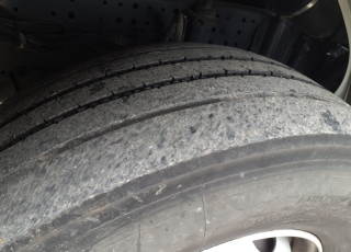 Cabeza tractora IVECO AS440S46TP, 
Hi Way,  Euro6, 
Automática con intarder, 
Del año 2016, 
Con 597.207km.
Neumáticos 315/70R22.5  Precio 33.500€+IVA, con tractora reacondicionada y con 12 meses de garantía de cadena cinemática o 750.000km lo que antes ocurra.