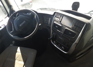 Cabeza tractora IVECO AS440S46TP, 
Hi Way,  Euro6, 
Automática con intarder, 
Del año 2016, 
Con 525.372km.
Neumáticos 315/80R22.5  Precio 34.500€+IVA, con tractora reacondicionada y con 12 meses de garantía de cadena cinemática o 750.000km lo que antes ocurra.