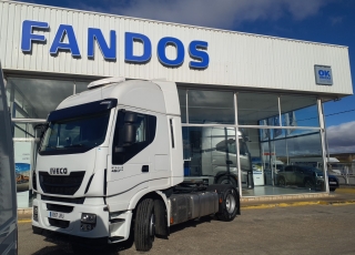 Cabeza tractora IVECO AS440S46TP, 
Hi Way,  Euro6, 
Automática con intarder, 
Del año 2016, 
Con 525.372km.
Neumáticos 315/80R22.5  Precio 34.500€+IVA, con tractora reacondicionada y con 12 meses de garantía de cadena cinemática o 750.000km lo que antes ocurra.