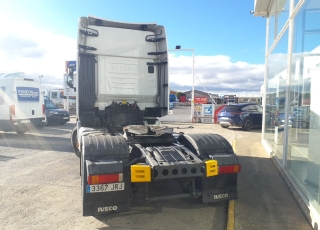Cabeza tractora IVECO AS440S46TP, 
Hi Way,  Euro6, 
Automática con intarder, 
Del año 2016, 
Con 525.372km.
Neumáticos 315/80R22.5  Precio 34.500€+IVA, con tractora reacondicionada y con 12 meses de garantía de cadena cinemática o 750.000km lo que antes ocurra.