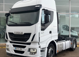 Cabeza tractora IVECO AS440S46TP, 
Hi Way,  Euro6, 
Automática con intarder, 
Del año 2015, 
Con 508.998km.
Neumáticos 315/70R22.5

Precio 30.900€+IVA, con tractora reacondicionada y SIN garantía.