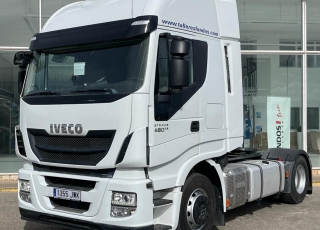 Cabeza tractora IVECO AS440S48TP, 
EVO Hi Way, 
Euro6, 
Automática con intarder, 
Del año 2017, 
Con 491.011km,
Neumáticos 315/70R22.5,
Con equipo de frio nocturno.  Precio 44.500€+IVA, con tractora reacondicionada y con 12 meses de garantía de cadena cinemática.