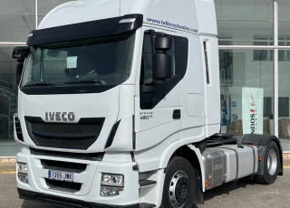 Cabeza tractora IVECO AS440S48TP, 
EVO Hi Way, 
Euro6, 
Automática con intarder, 
Del año 2017, 
Con 491.011km,
Neumáticos 315/70R22.5,
Con equipo de frio nocturno.

Precio 44.500€+IVA, con tractora reacondicionada y con 12 meses de garantía de cadena cinemática.