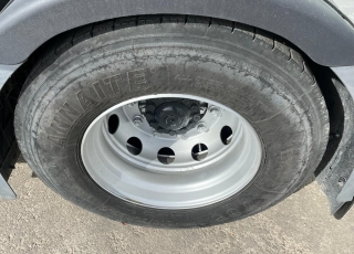 Cabeza tractora IVECO AS440S48TP, 
EVO Hi Way, 
Euro6, 
Automática con intarder, 
Del año 2017, 
Con 491.011km,
Neumáticos 315/70R22.5,
Con equipo de frio nocturno.  Precio 44.500€+IVA, con tractora reacondicionada y con 12 meses de garantía de cadena cinemática.