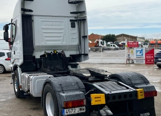 Cabeza tractora IVECO AS440S48TP, 
Hi Way EVO, 
Euro6, 
Automática con intarder, 
Del año 2017, 
Con 985.584km.
Neumáticos 365/65R22.5 y 315/80R22.5