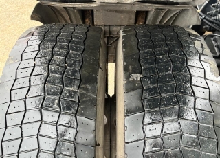 Cabeza tractora IVECO AS440S48TP, 
Hi Way EVO, 
Euro6, 
Automática con intarder, 
Del año 2017, 
Con 985.584km.
Neumáticos 365/65R22.5 y 315/80R22.5