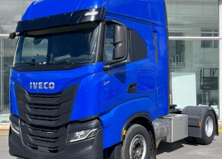 Tractor unit IVECO AS440S48TP, HiWay, Euro6, 2020, 331.222km.