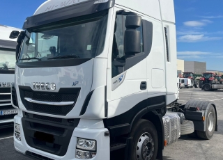 Tractor unit IVECO AS440S48TP XP, HiWay, Euro6, 2017, 527.341km.