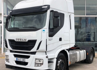 Cabeza tractora IVECO AS440S48TP, 
Hi Way,  Euro6, 
Automática con intarder, 
Del año 2016, 
Con 564.296km.
Neumáticos  315/80R22.5

Precio 33.500€+IVA, con tractora reacondicionada y con 24 meses de garantía de cadena cinemática o 750.000km lo que antes ocurra.