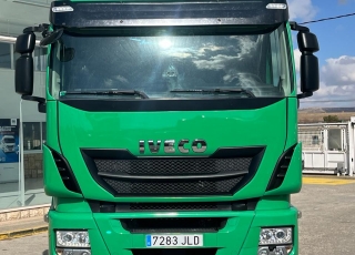 Cabeza tractora IVECO AS440S48TP, 
Hi Way,  Euro6, 
Automática con intarder, 
Del año 2016, 
Con 588.129km.
Neumáticos 385/65R22.5 315/80R22.5  Precio 33.500€+IVA, con tractora reacondicionada y con 12 meses de garantía de cadena cinemática o 750.000km lo que antes ocurra.