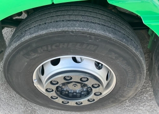 Cabeza tractora IVECO AS440S48TP, 
Hi Way,  Euro6, 
Automática con intarder, 
Del año 2016, 
Con 588.129km.
Neumáticos 385/65R22.5 315/80R22.5  Precio 33.500€+IVA, con tractora reacondicionada y con 12 meses de garantía de cadena cinemática o 750.000km lo que antes ocurra.
