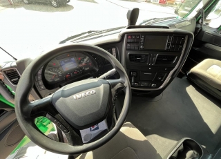 Cabeza tractora IVECO AS440S48TP, 
Hi Way,  Euro6, 
Automática con intarder, 
Del año 2016, 
Con 588.129km.
Neumáticos 385/65R22.5 315/80R22.5  Precio 33.500€+IVA, con tractora reacondicionada y con 12 meses de garantía de cadena cinemática o 750.000km lo que antes ocurra.