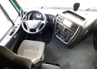 Cabeza tractora IVECO AS440S48TP, 
Hi Way,  Euro6, 
Automática con intarder, 
Del año 2016, 
Con 588.129km.
Neumáticos 385/65R22.5 315/80R22.5  Precio 33.500€+IVA, con tractora reacondicionada y con 12 meses de garantía de cadena cinemática o 750.000km lo que antes ocurra.