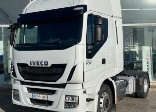 Cabeza tractora IVECO AS440S50TP, 
Hi Way, Euro6, 
Automática con intarder, 
Del año 2015, 
Con 912.793km,
Neumáticos 315/80R22.5 y 315/80R22.5,  Precio 21.500€+IVA,