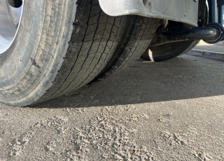 Cabeza tractora IVECO AS440S50TP, 
Hi Way, Euro6, 
Automática con intarder, 
Del año 2015, 
Con 912.793km,
Neumáticos 315/80R22.5 y 315/80R22.5,  Precio 21.500€+IVA,