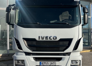 Cabeza tractora IVECO AS440S50TP, 
Hi Way, Euro6, 
Automática con intarder, 
Del año 2015, 
Con 912.793km,
Neumáticos 315/80R22.5 y 315/80R22.5,  Precio 21.500€+IVA,