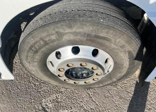 Cabeza tractora IVECO AS440S50TP, 
Hi Way, Euro6, 
Automática con intarder, 
Del año 2015, 
Con 912.793km,
Neumáticos 315/80R22.5 y 315/80R22.5,  Precio 21.500€+IVA,