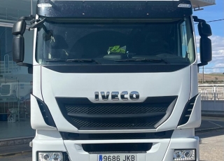 Cabeza tractora IVECO AS440S50TP, 
Hi Way, Euro6, 
Automática con intarder, 
Del año 2015, 
Con 715.043km,
Neumáticos 315/70R22.5 y 315/70R22.5,

Precio 25.500€+IVA,