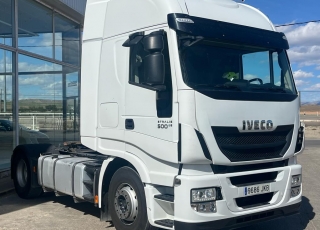 Cabeza tractora IVECO AS440S50TP, 
Hi Way, Euro6, 
Automática con intarder, 
Del año 2015, 
Con 715.043km,
Neumáticos 315/70R22.5 y 315/70R22.5,

Precio 25.500€+IVA,