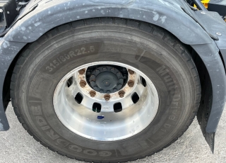 Cabeza tractora IVECO AS440S50TP, 
Hi Way, 
Automática con intarder, 
Del año 2016, 
Con 816.525km,
Neumáticos 315/80R22.5,  Precio 25.000€+IVA, con tractora reacondicionada y sin garantía.
