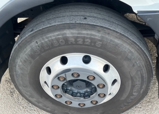 Cabeza tractora IVECO AS440S50TP, 
Hi Way, 
Automática con intarder, 
Del año 2016, 
Con 816.525km,
Neumáticos 315/80R22.5,  Precio 25.000€+IVA, con tractora reacondicionada y sin garantía.
