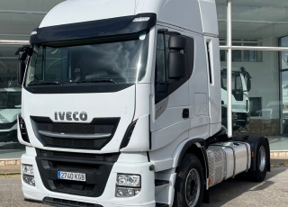 Cabeza tractora IVECO AS440S51TP, 
Hi Way EVO, 
Euro6, 
Automática con intarder, 
Del año 2017, 
Con 690.752km,
Neumáticos 385/65R22.5 y 315/80R22.5,

Precio 39.500€+IVA, con tractora reacondicionada, con garantía xl 12 meses.