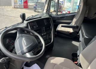 Cabeza tractora IVECO AS440S51TP, 
Hi Way EVO, 
Euro6, 
Automática con intarder, 
Del año 2017, 
Con 690.752km,
Neumáticos 385/65R22.5 y 315/80R22.5,  Precio 39.500€+IVA, con tractora reacondicionada, con garantía xl 12 meses.