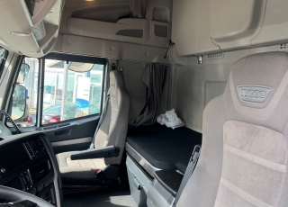 Cabeza tractora IVECO AS440S51TP, 
Hi Way EVO, 
Euro6, 
Automática con intarder, 
Del año 2017, 
Con 690.752km,
Neumáticos 385/65R22.5 y 315/80R22.5,  Precio 39.500€+IVA, con tractora reacondicionada, con garantía xl 12 meses.