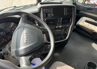Cabeza tractora IVECO AS440S51TP, 
Hi Way EVO, 
Euro6, 
Automática con intarder, 
Del año 2017, 
Con 690.752km,
Neumáticos 385/65R22.5 y 315/80R22.5,  Precio 39.500€+IVA, con tractora reacondicionada, con garantía xl 12 meses.